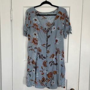 Gorgeous dusty blue floral dress, v neck, button down, peek a boo sleeves